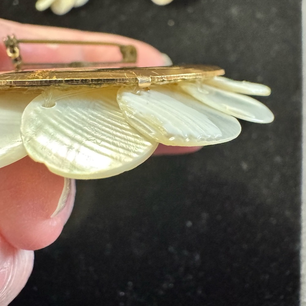 Vintage Mother of Pearl Lotus Brooch and Earring Set Marked Japan - Picture 6 of 14